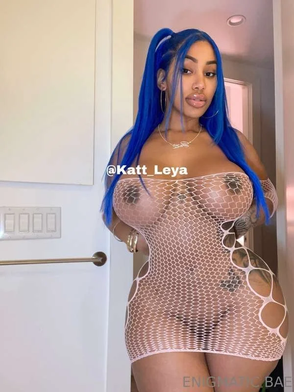 Thick and Sexy Ebony Latina Vixen main image