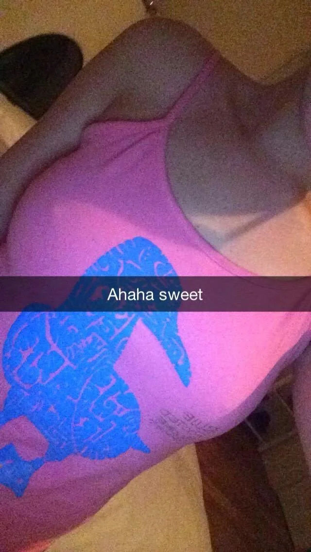 -wëbslut lili dale fucks old man who is a major fan leaked sex tape and Snapchat pictures- image 4
