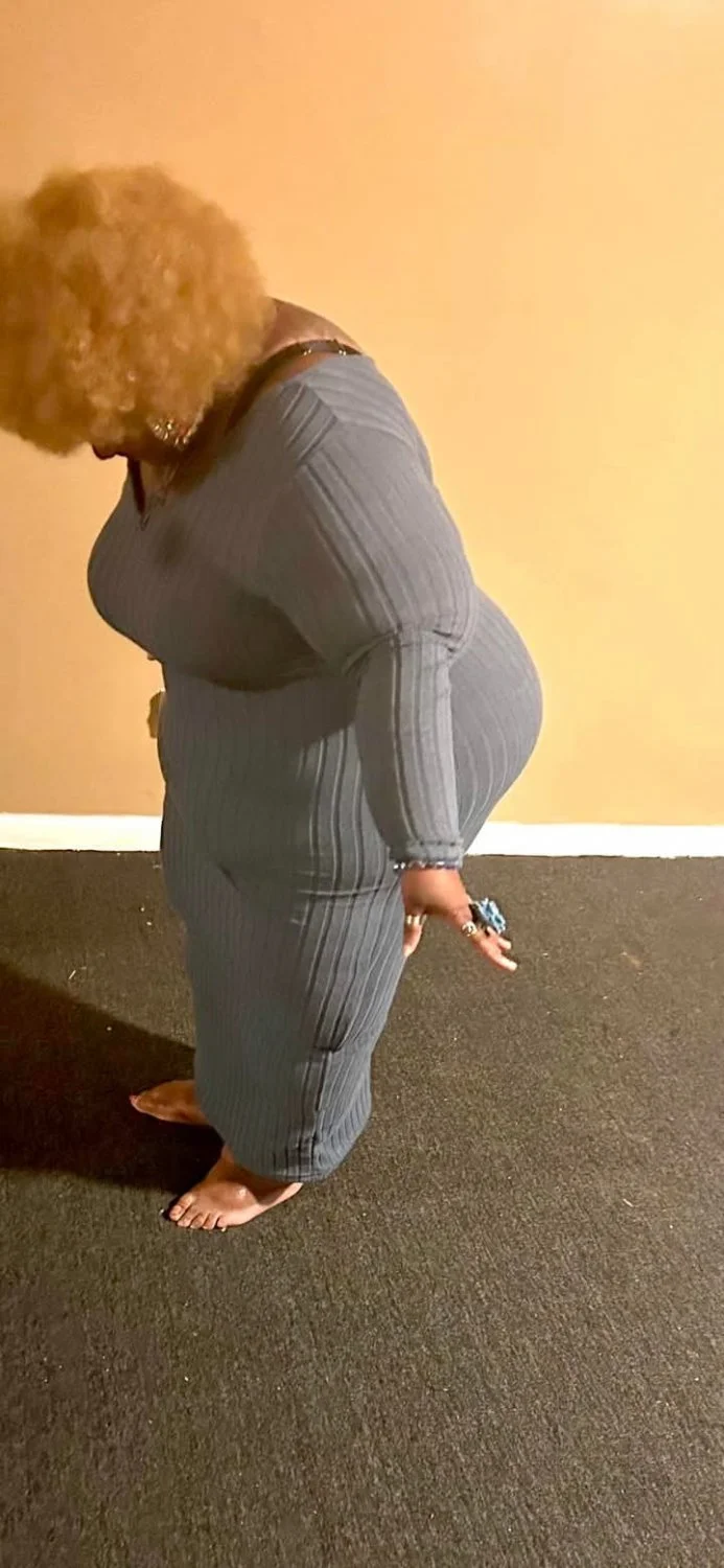 Swollen ankles nd all this is my dream woman Wanna Allen image 4