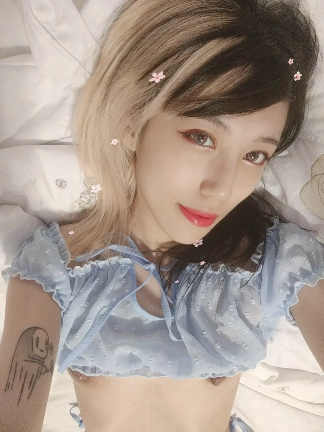 Asian Webslut Cara image 8