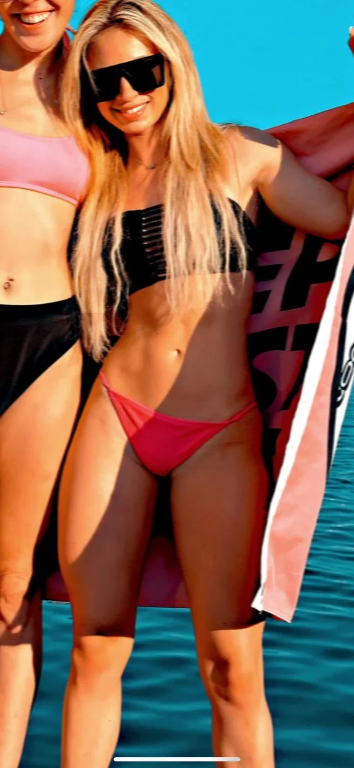 Tight fit blonde for gooning image 5