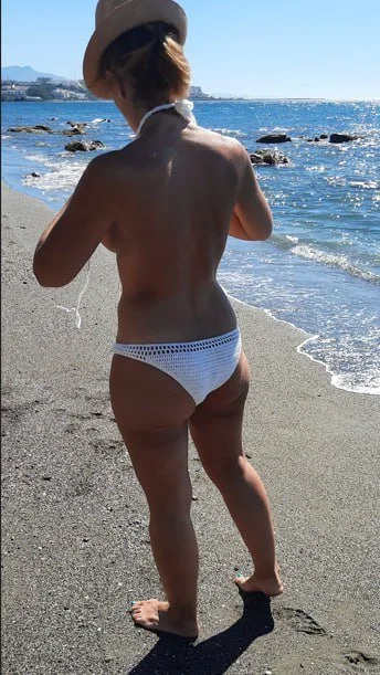 2nd parte de la sesión en traje baño de esta tetorra 🔥🔥🔥 image 9
