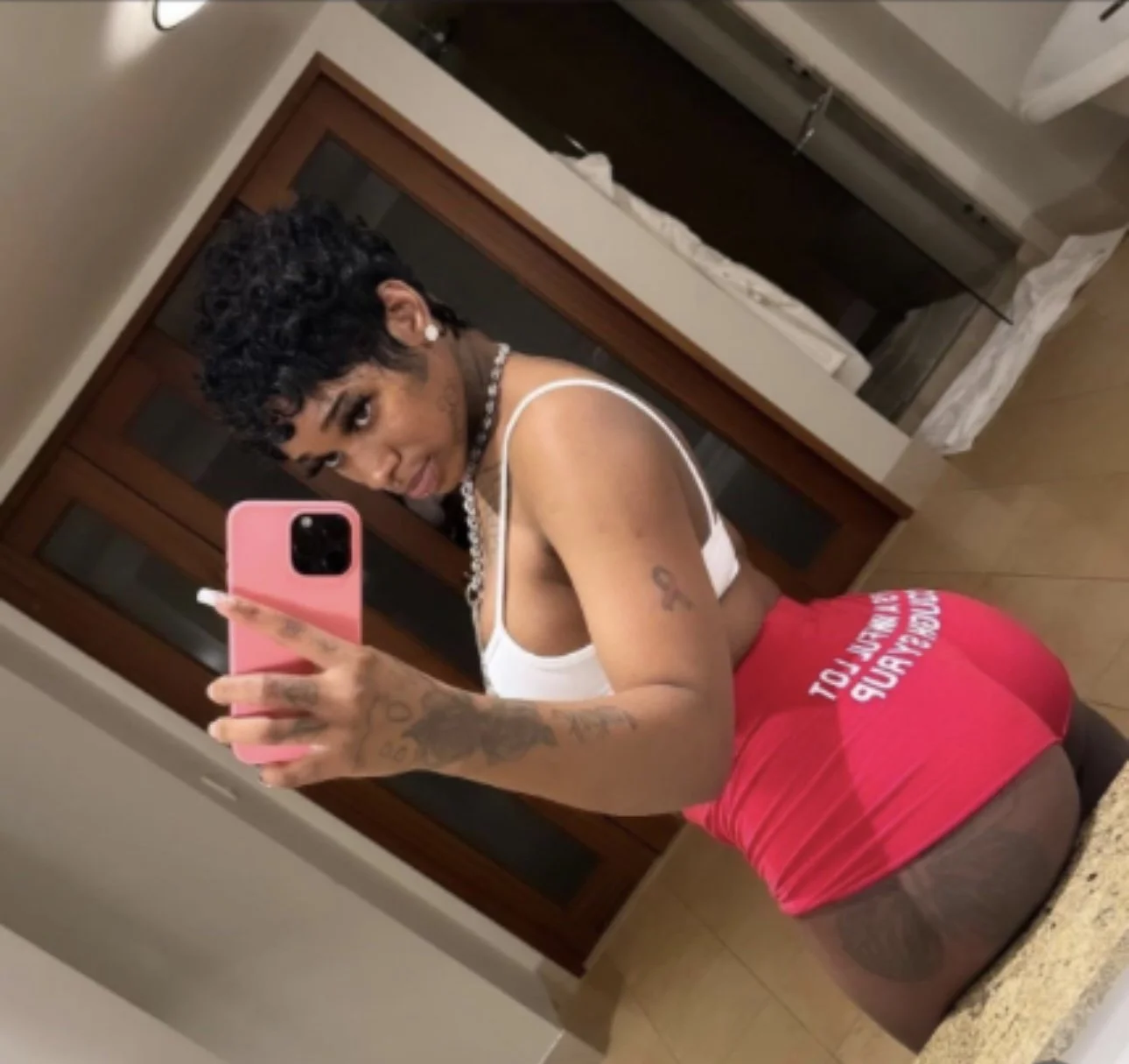 Janae’s pretty pussy main image