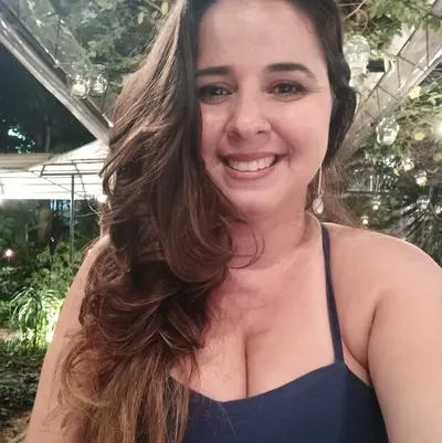 testando sutiã cover image