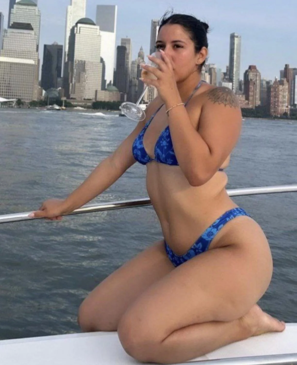 Thick mami Melani image 18