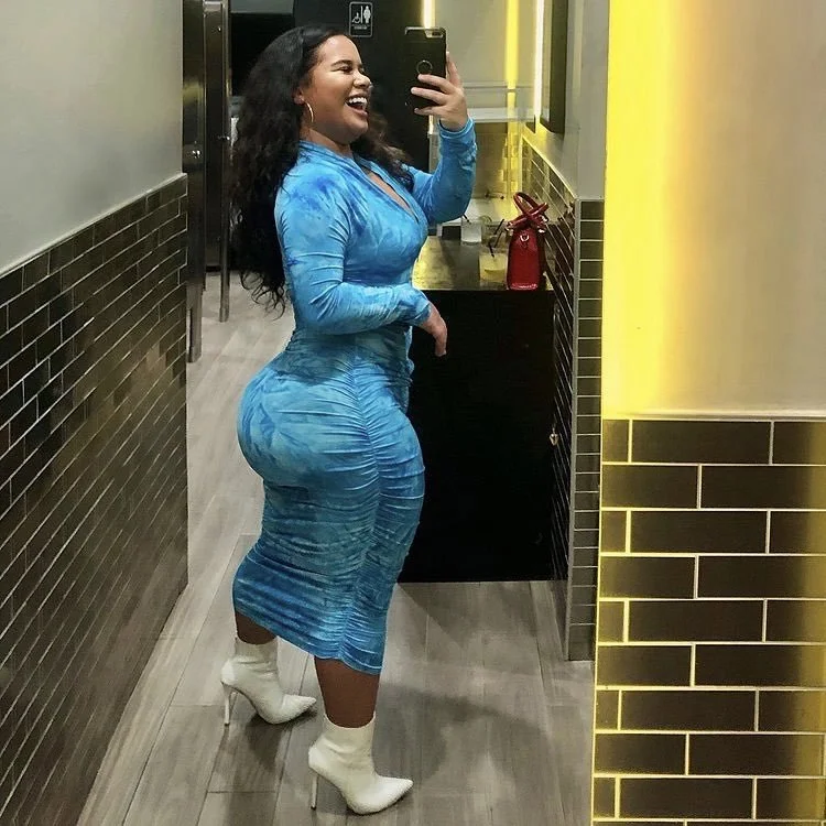 Thick Ass Model (non nude) image 18