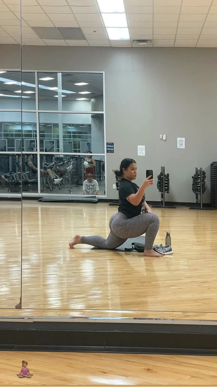 Thick Ass Model (non nude) image 19
