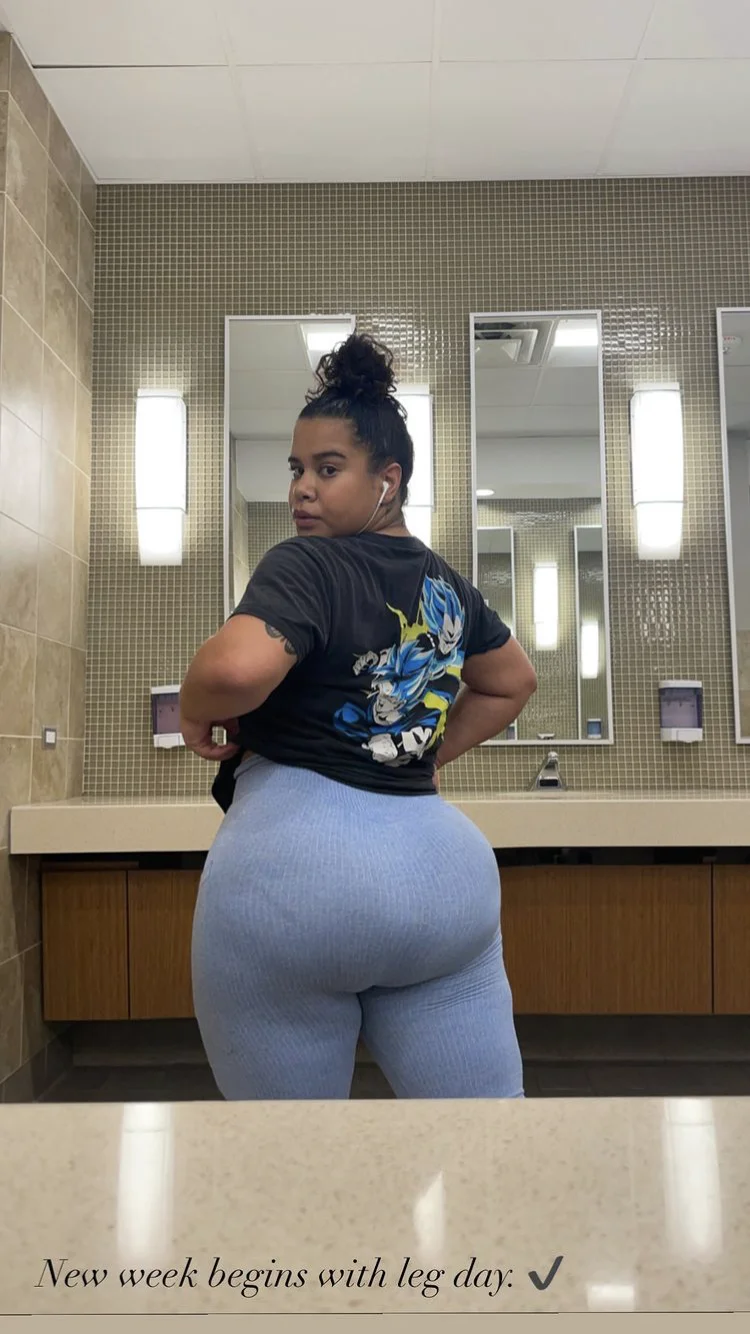 Thick Ass Model (non nude) image 20