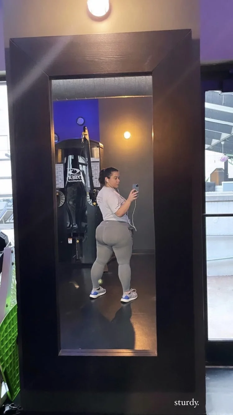 Thick Ass Model (non nude) image 22