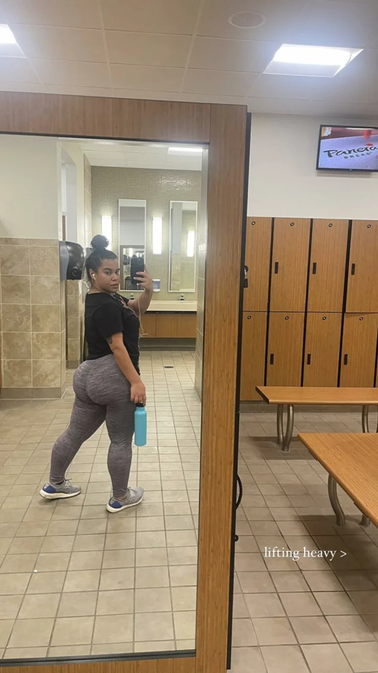 Thick Ass Model (non nude) image 23