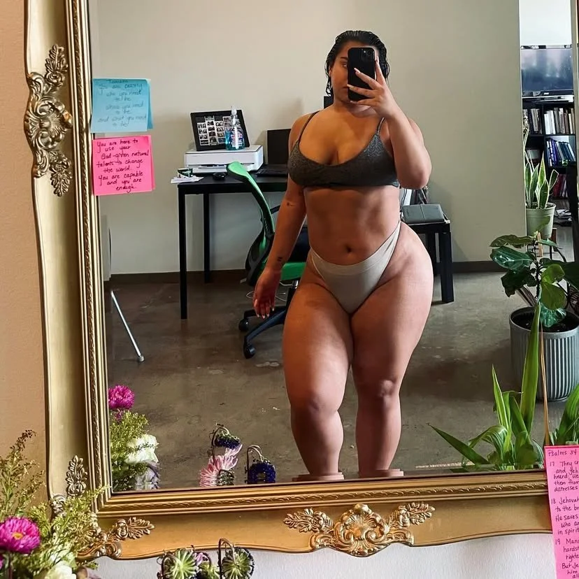 Thick Ass Model (non nude) image 27
