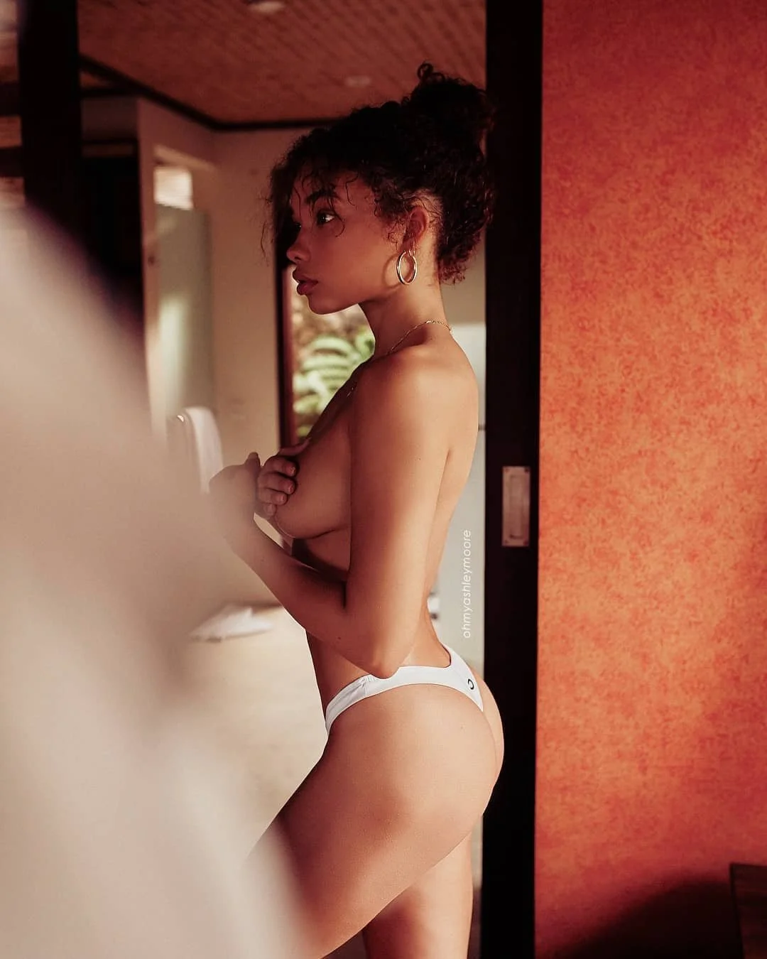 Ashley Moore image 3