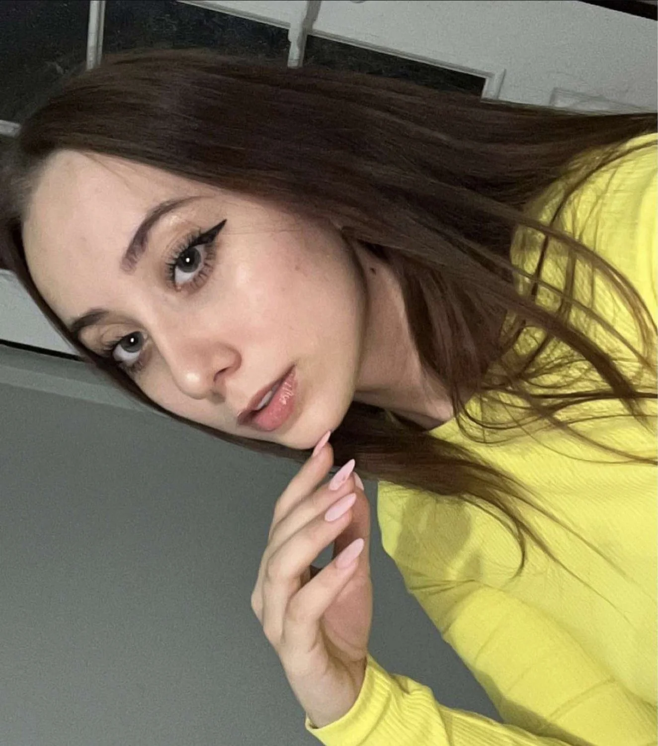 Brunette Webslut image 5