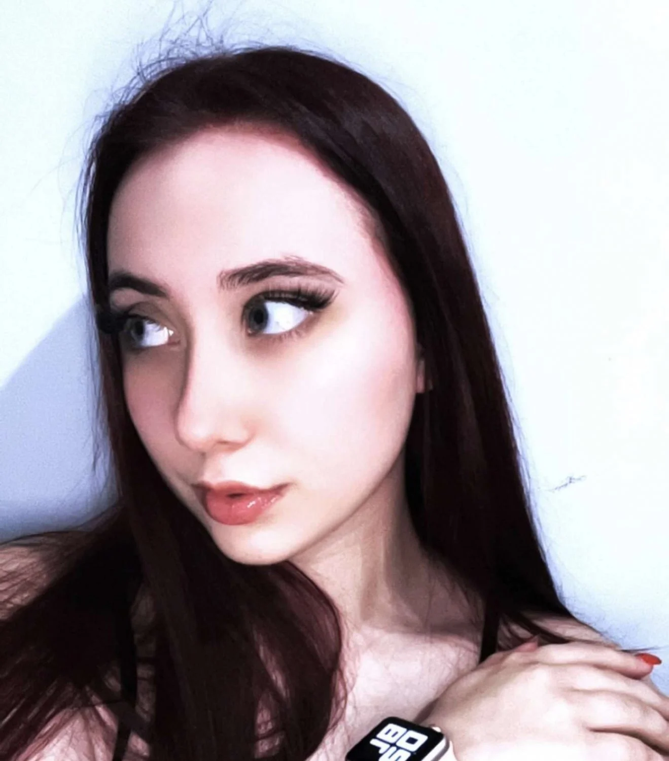 Brunette Webslut image 6