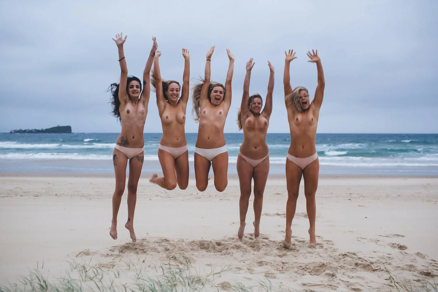 Bride and bridesmaids wedding day skinny dip image 18