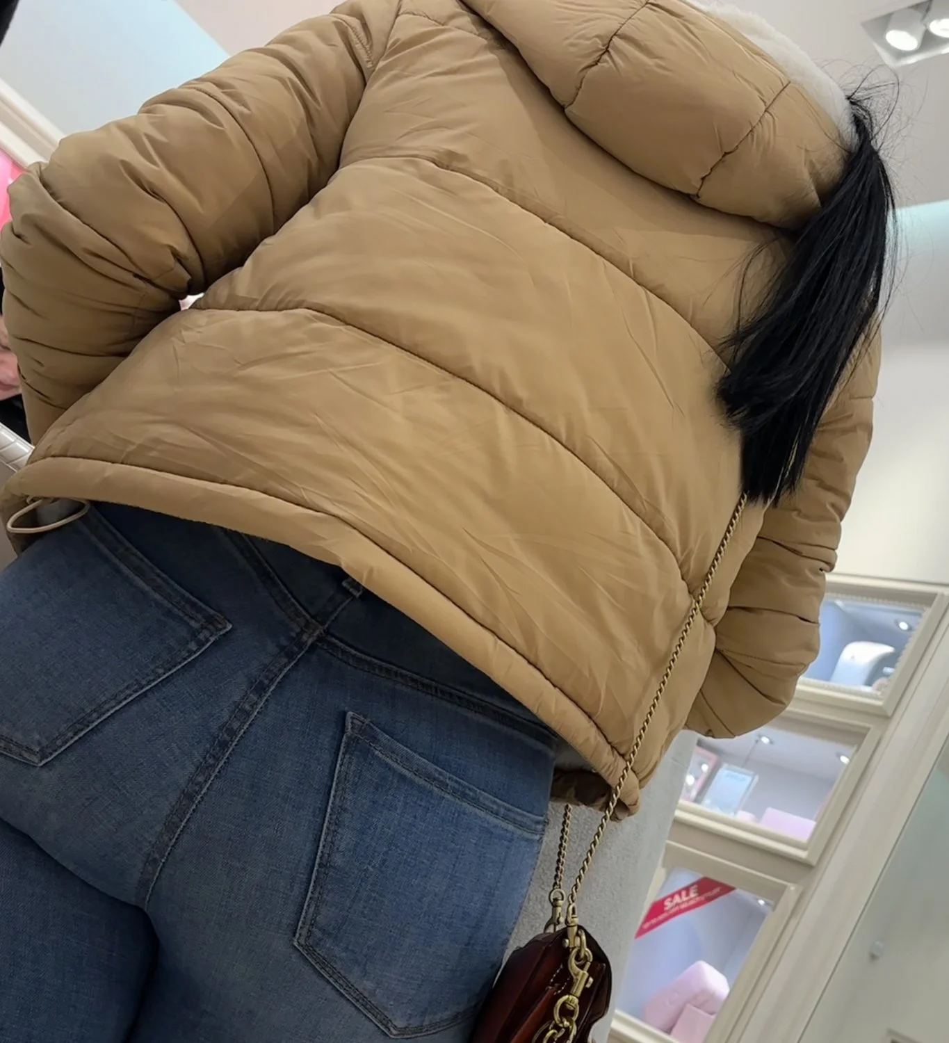 MILF booty in jeans image 13