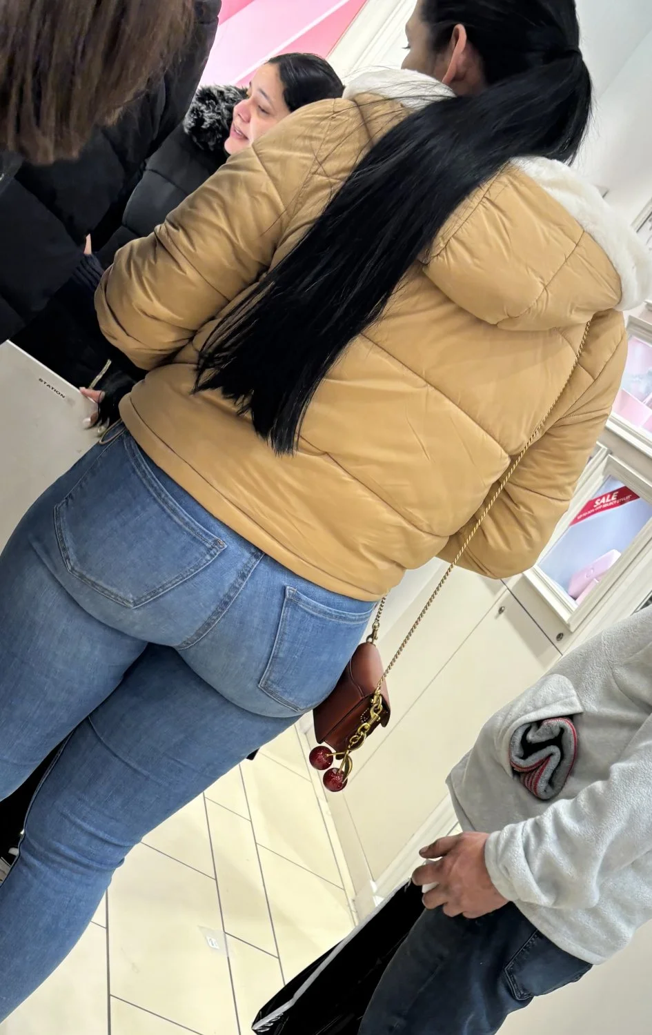MILF booty in jeans image 14