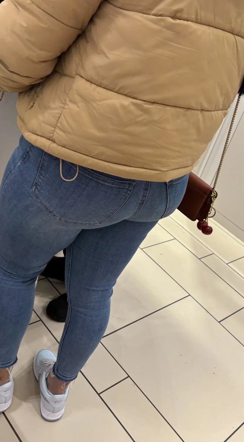 MILF booty in jeans image 5