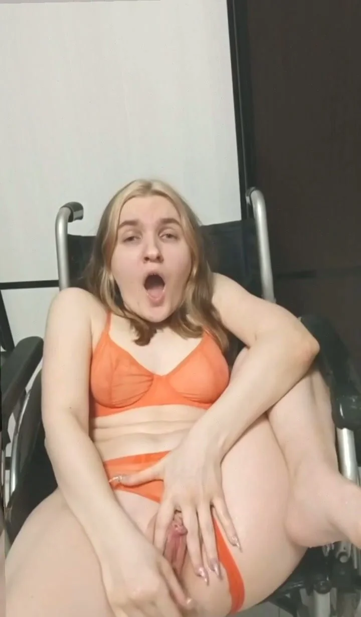 🔞 naughty small tits nude slut titfuck dripping 😈💦 See OF image 4