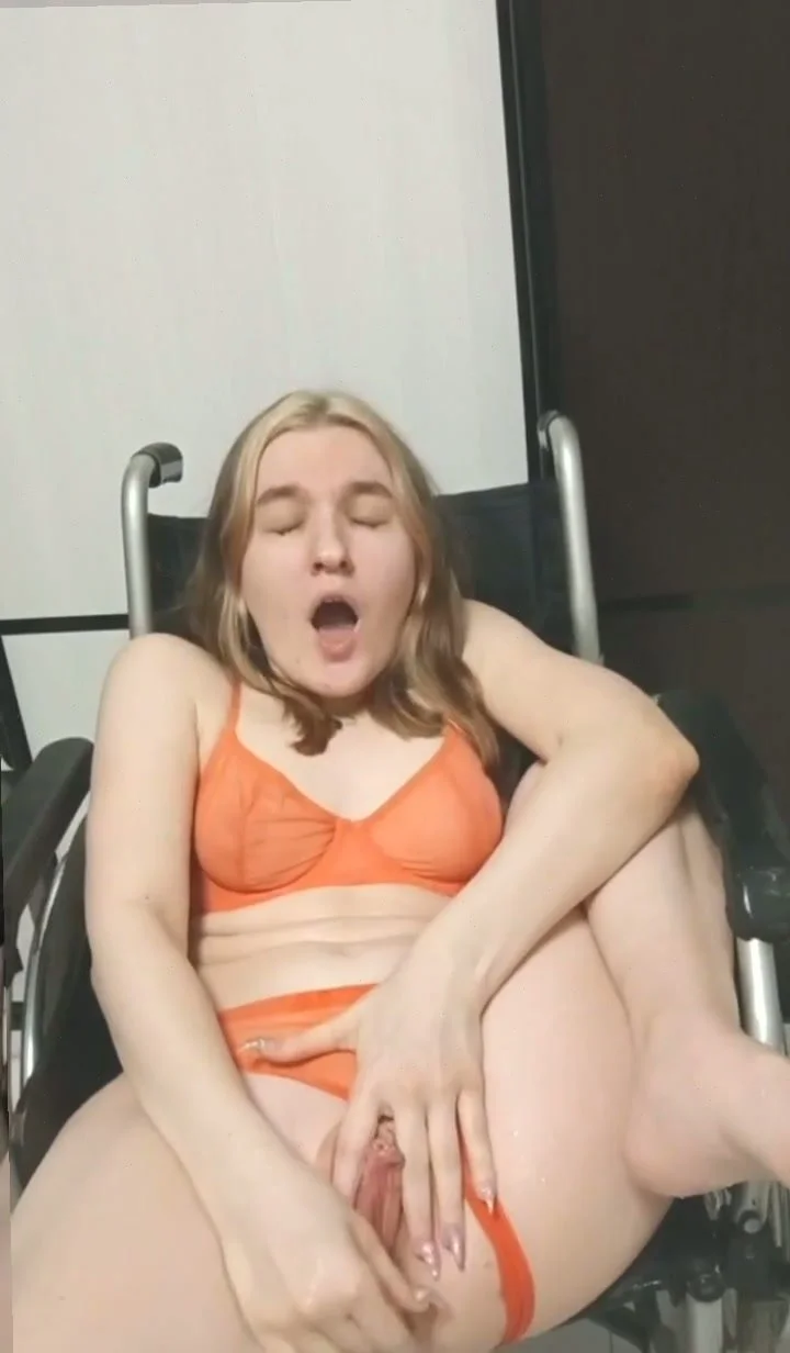 🔞 naughty small tits nude slut titfuck dripping 😈💦 See OF image 5
