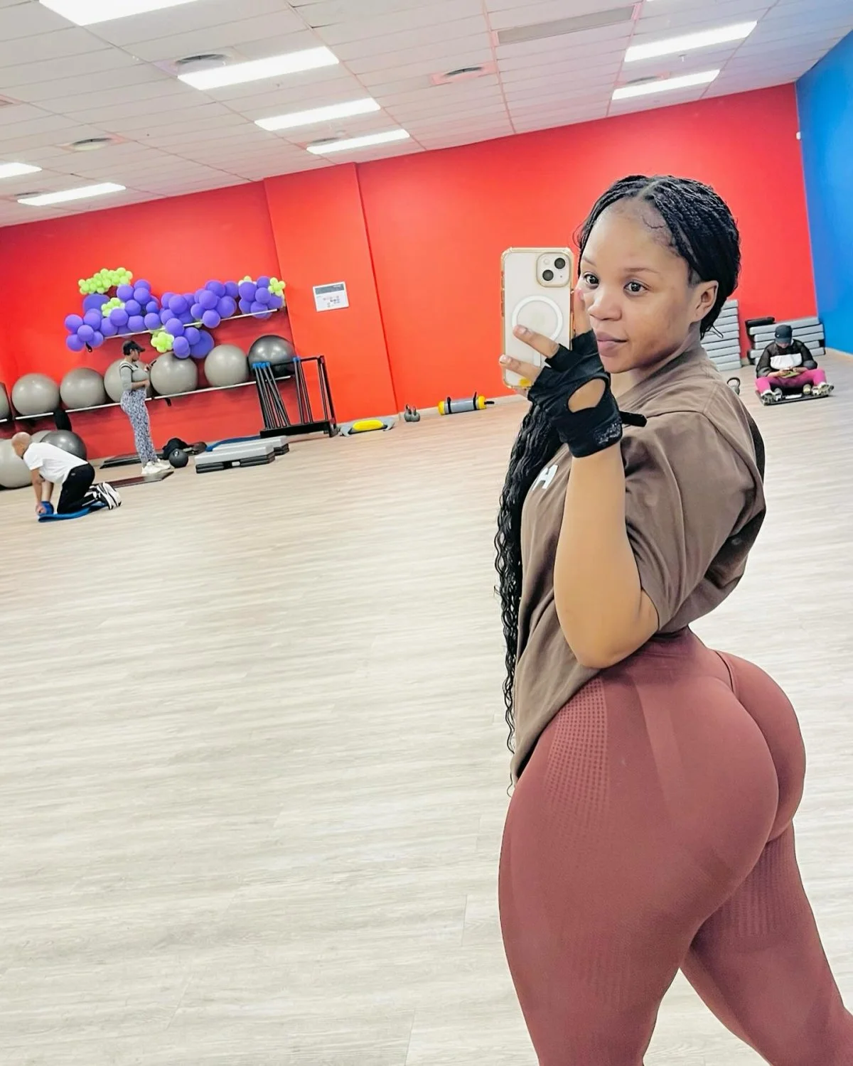 OLHA ESSA MULHER , QUE RABAO GOSTOSO DO CARALHO 🤤🍑💦 image 2