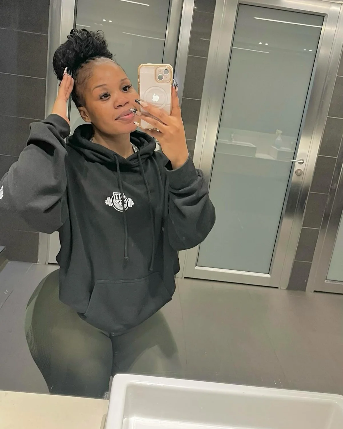 OLHA ESSA MULHER , QUE RABAO GOSTOSO DO CARALHO 🤤🍑💦 image 4
