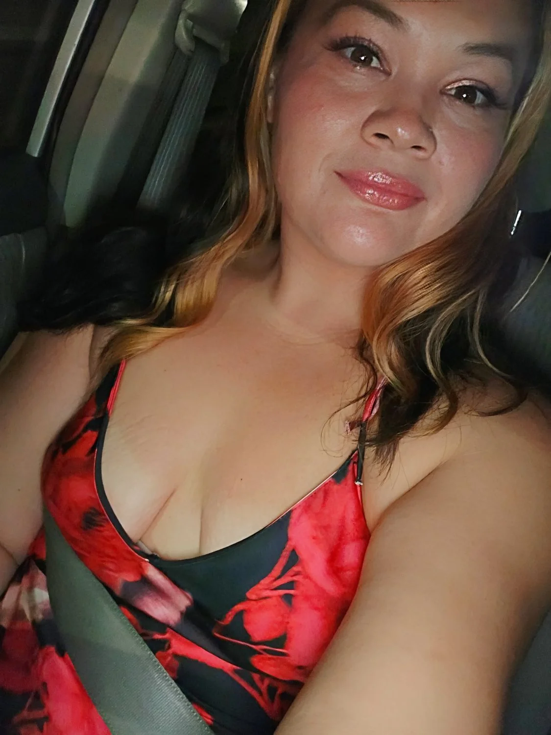 Alicia San Diego california slutwife 40 with HUGE CUNT! Blindfolded and used image 13