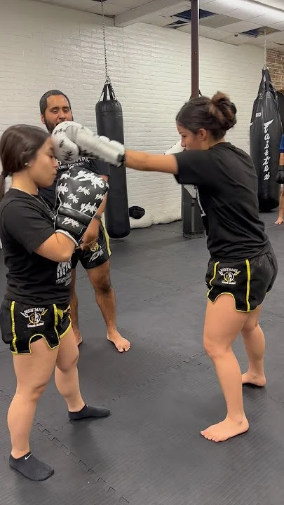 Boxing: How to throw a punch image 5