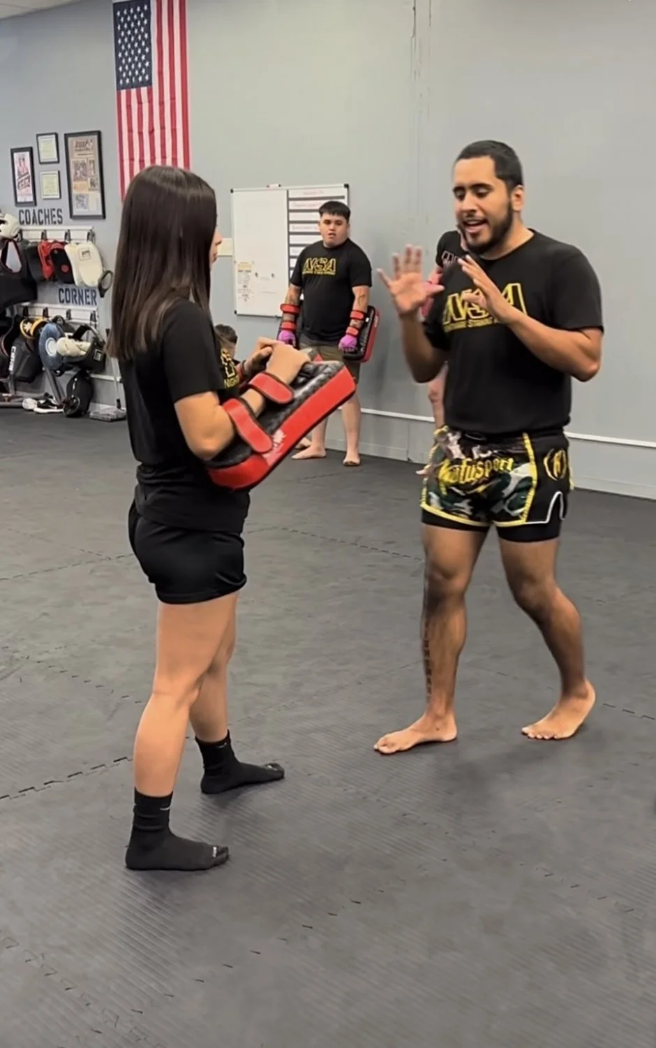 Boxing: How to throw a punch image 8