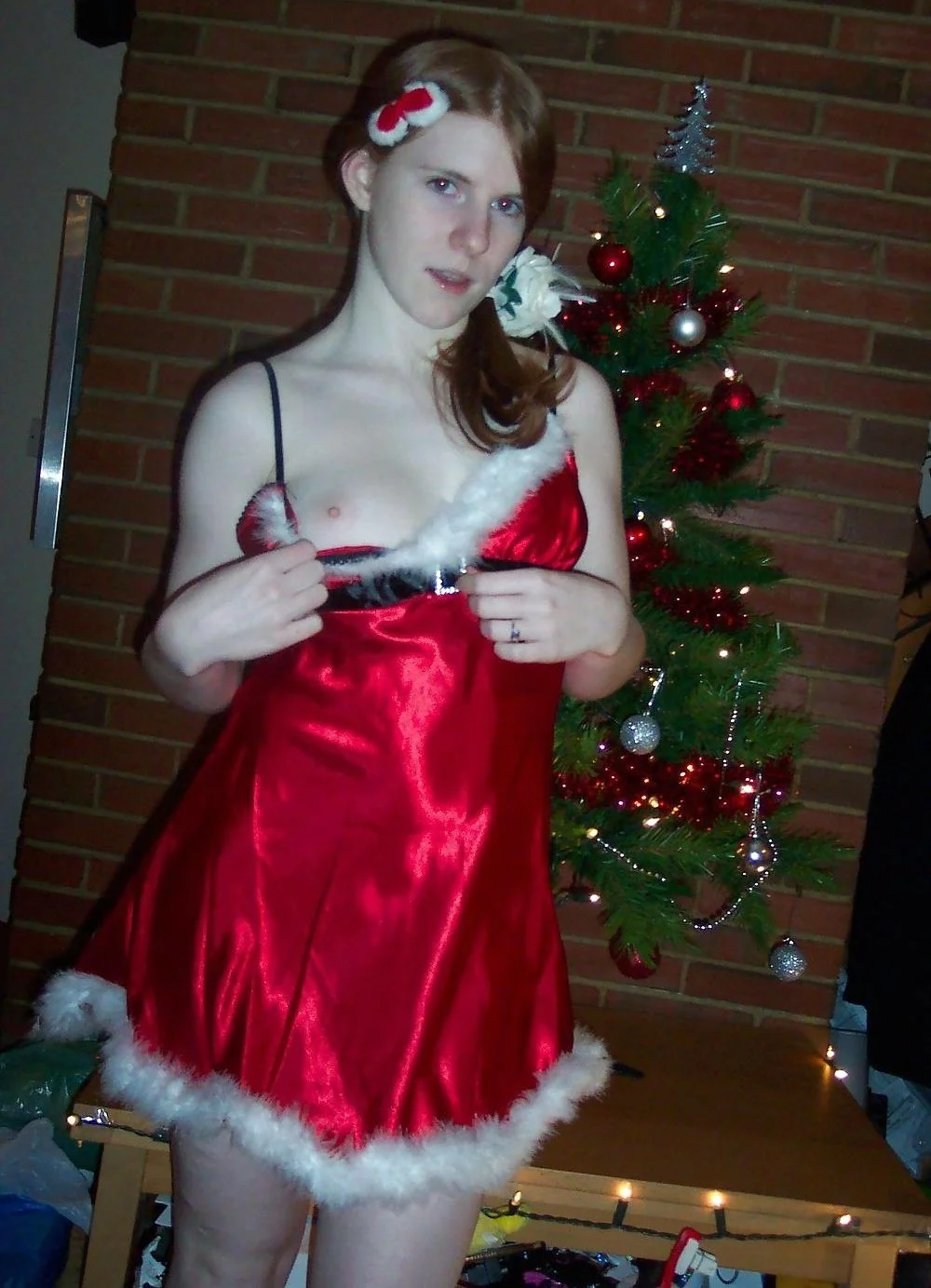 Redhead gf sexy Christmas outfit image 4