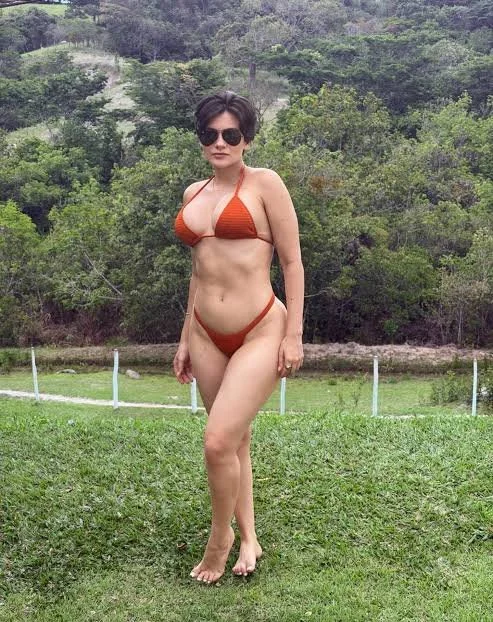 Rebeca nonatto peituda image 4