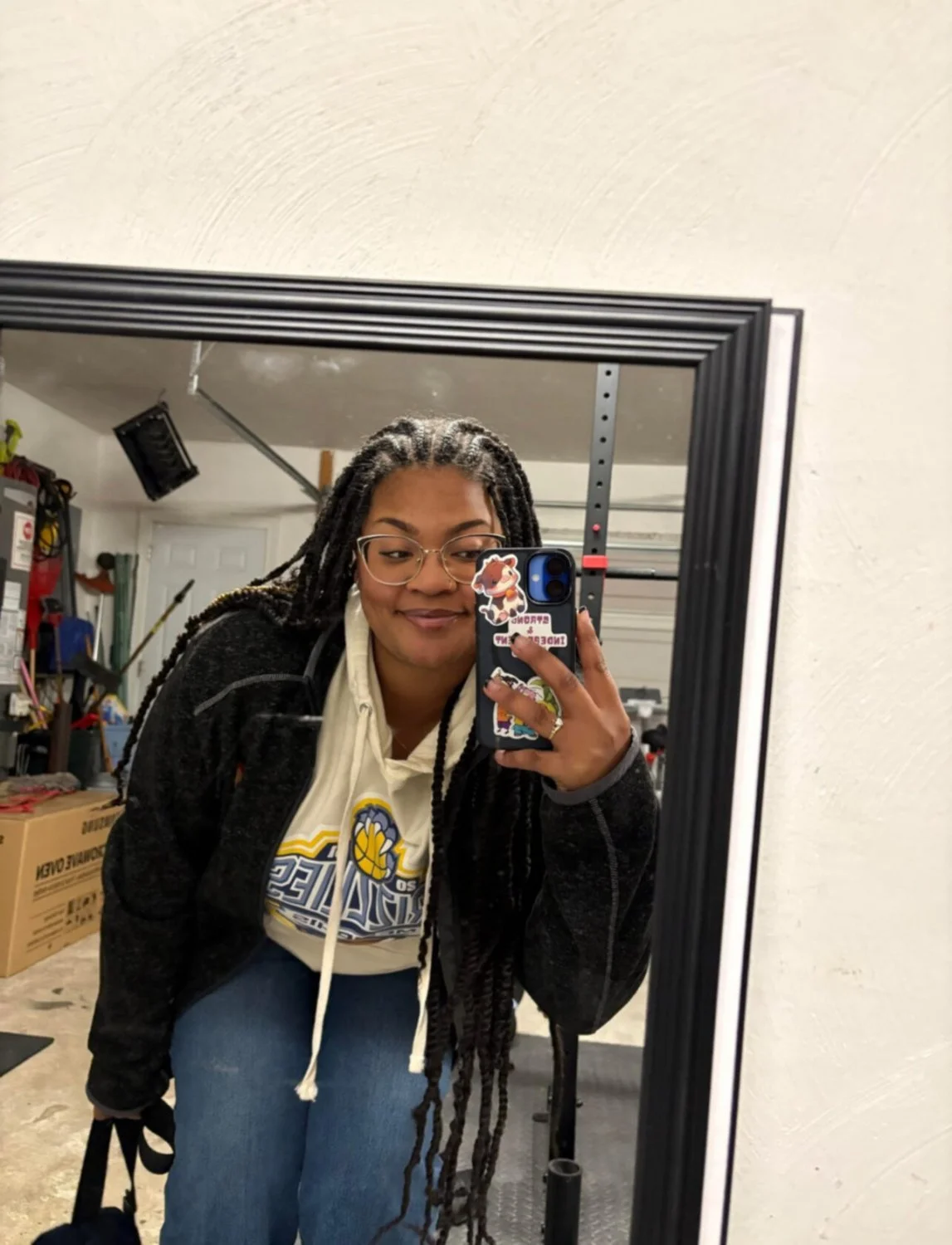 Asia the black slut loves showing her whole body to strangers online image 10