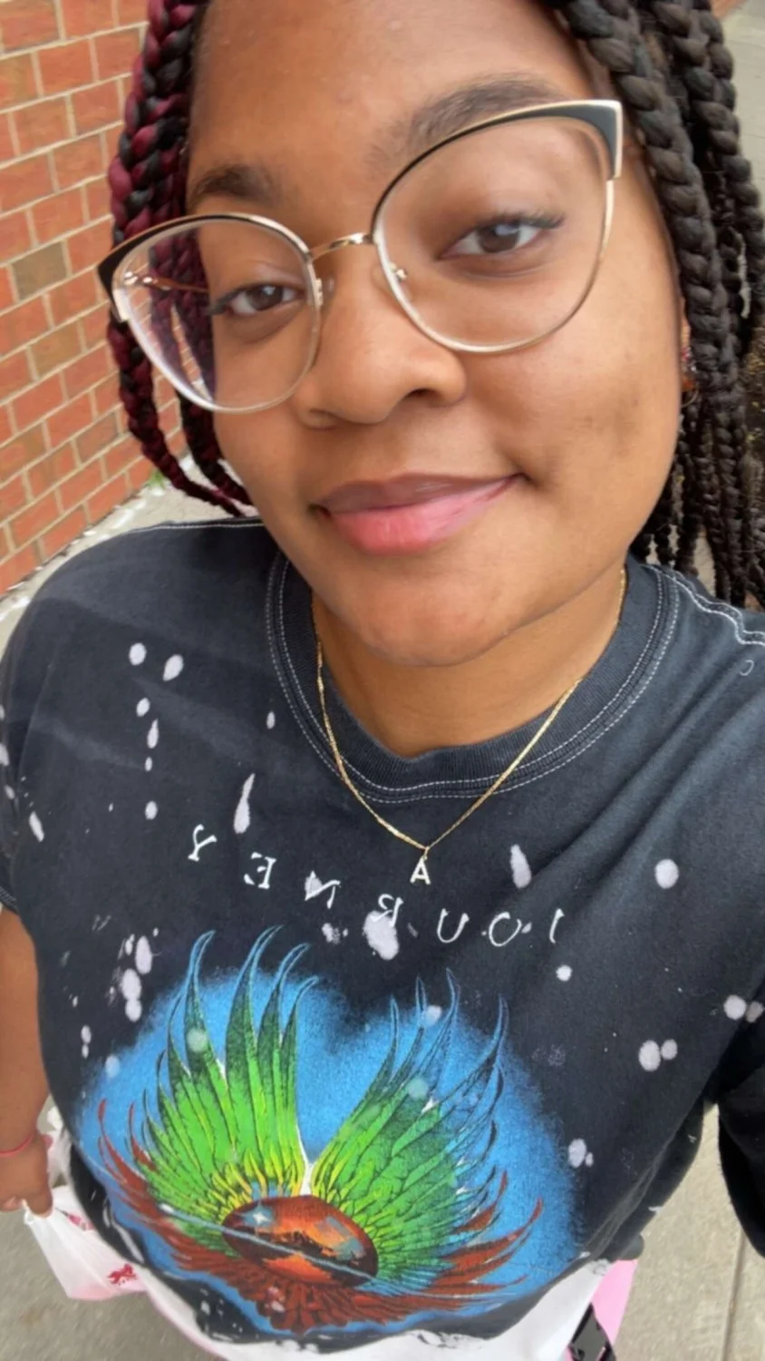 Asia the black slut loves showing her whole body to strangers online image 4
