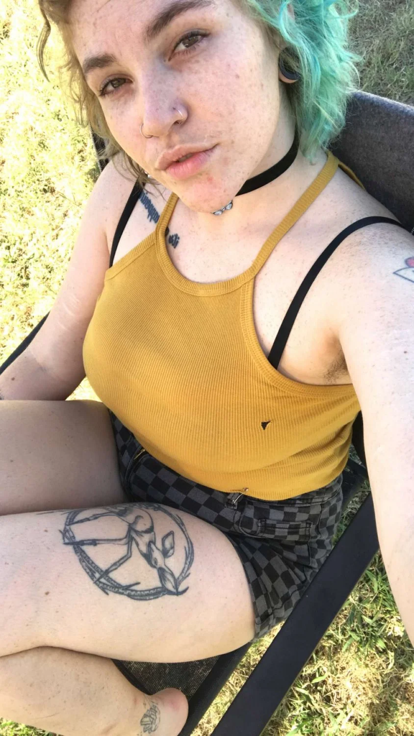 Goth slut Juni main image
