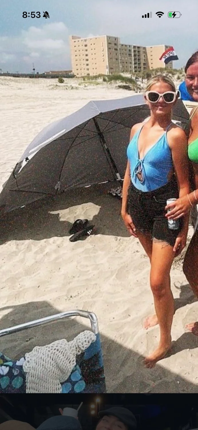 Petite cute Philly girl image 3