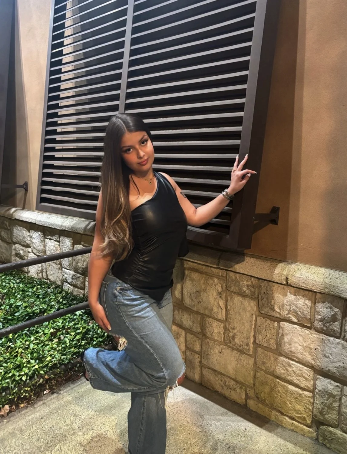 Arab slut got such nice sexy body for big cock to fuck image 8