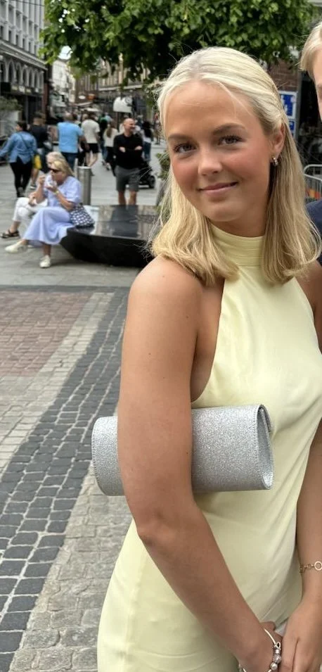 Dm if you think she is hot, or know who she is image 2