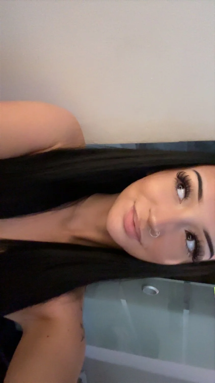 Barely legal with a fat ass (im 18) image 2