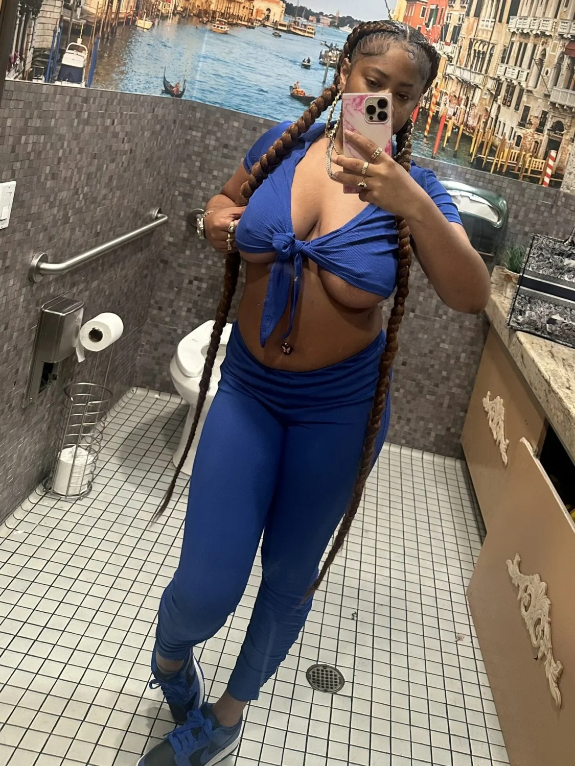IG slut 💦🔥👀 image 14