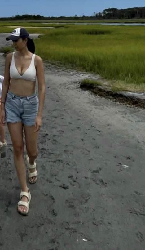 Asian Webslut Gloria Tong like and repost main image