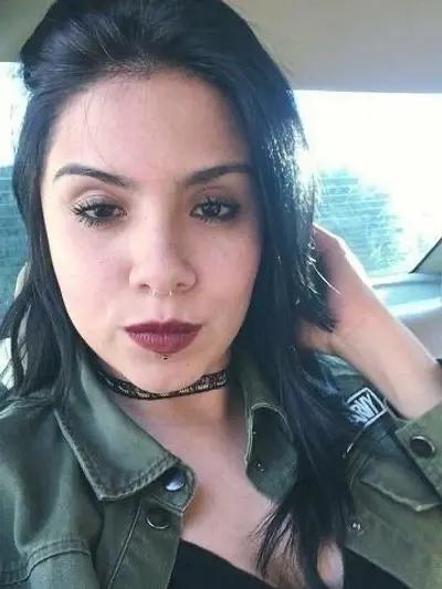 Madura mexicana cogiendo por dinero tiene una vagina muy apretada cover image