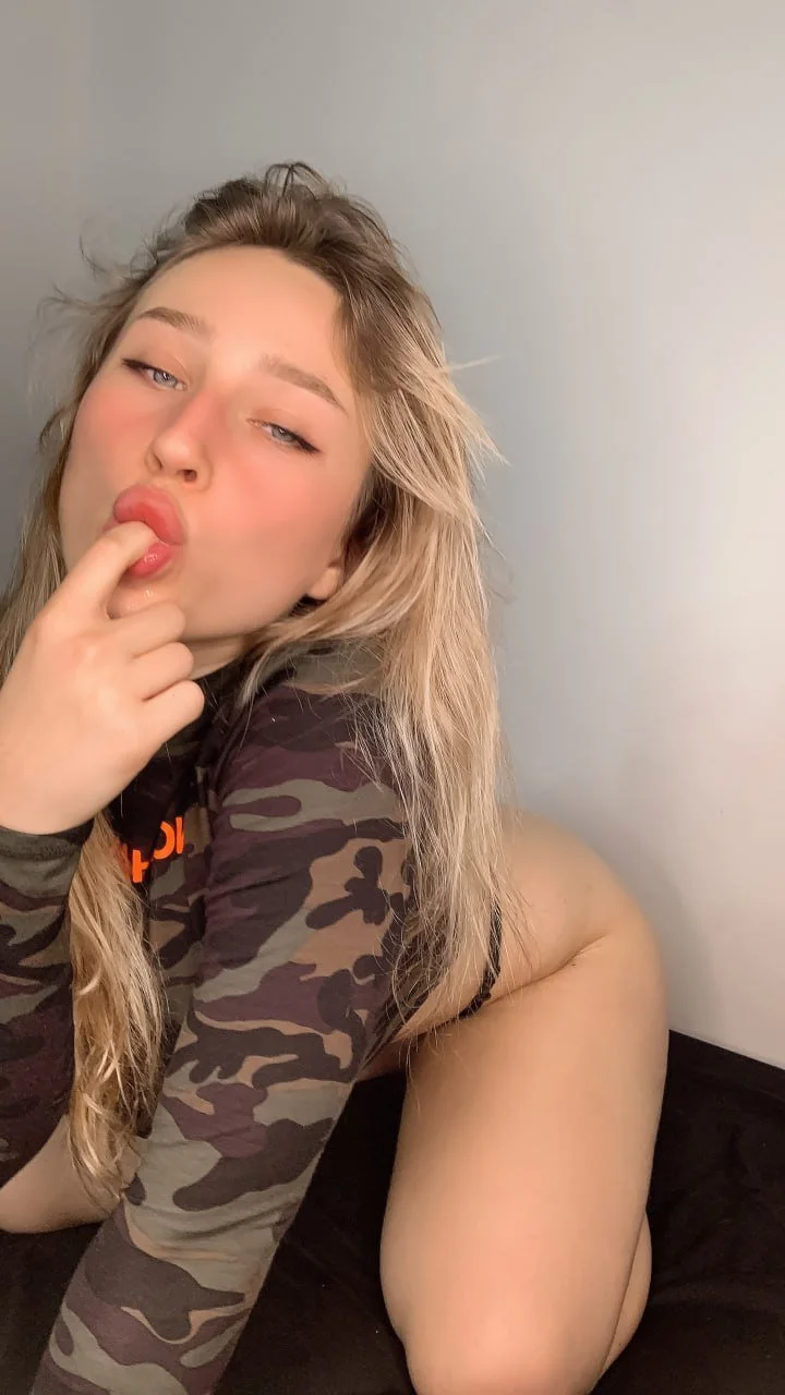 slut israeli soldier Natalia image 2