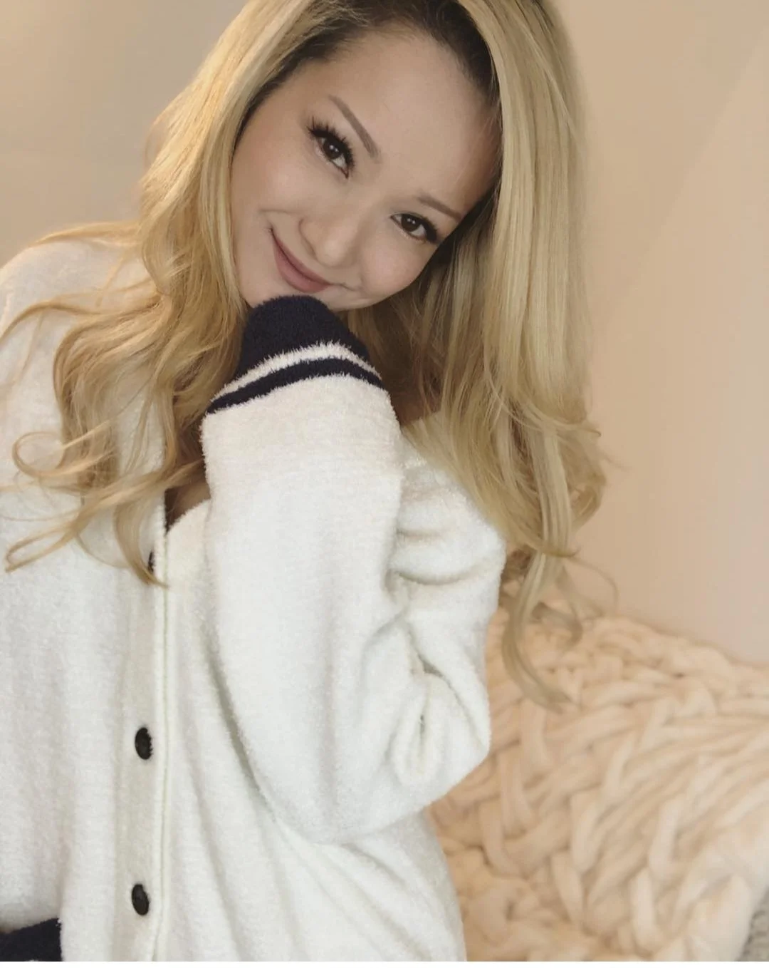 Reina Scully image 12