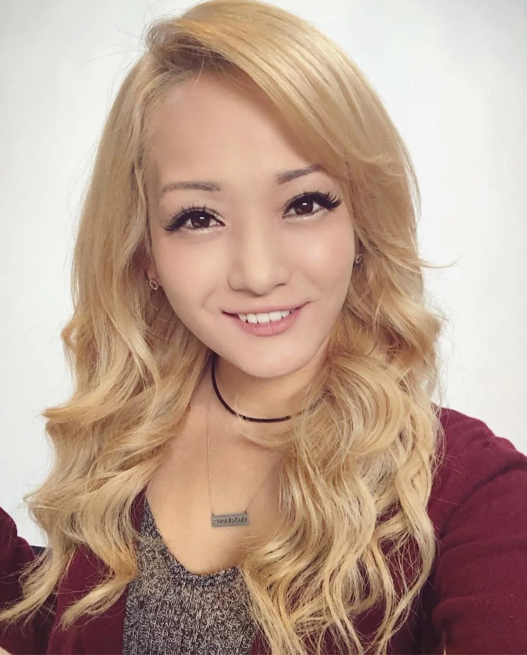 Reina Scully image 16