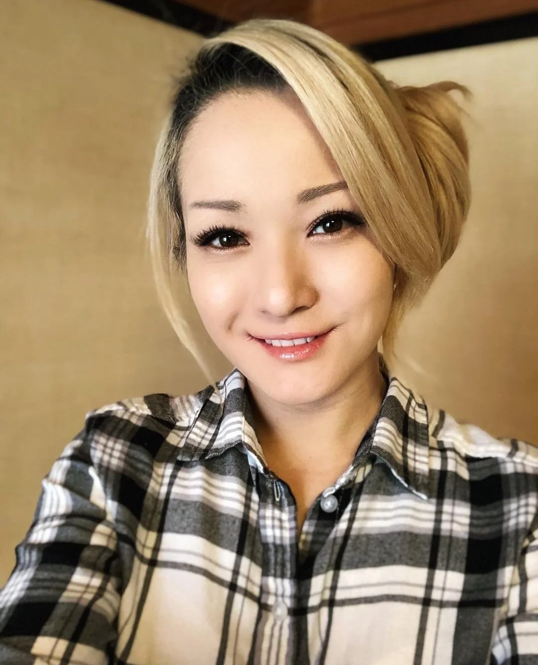 Reina Scully image 18