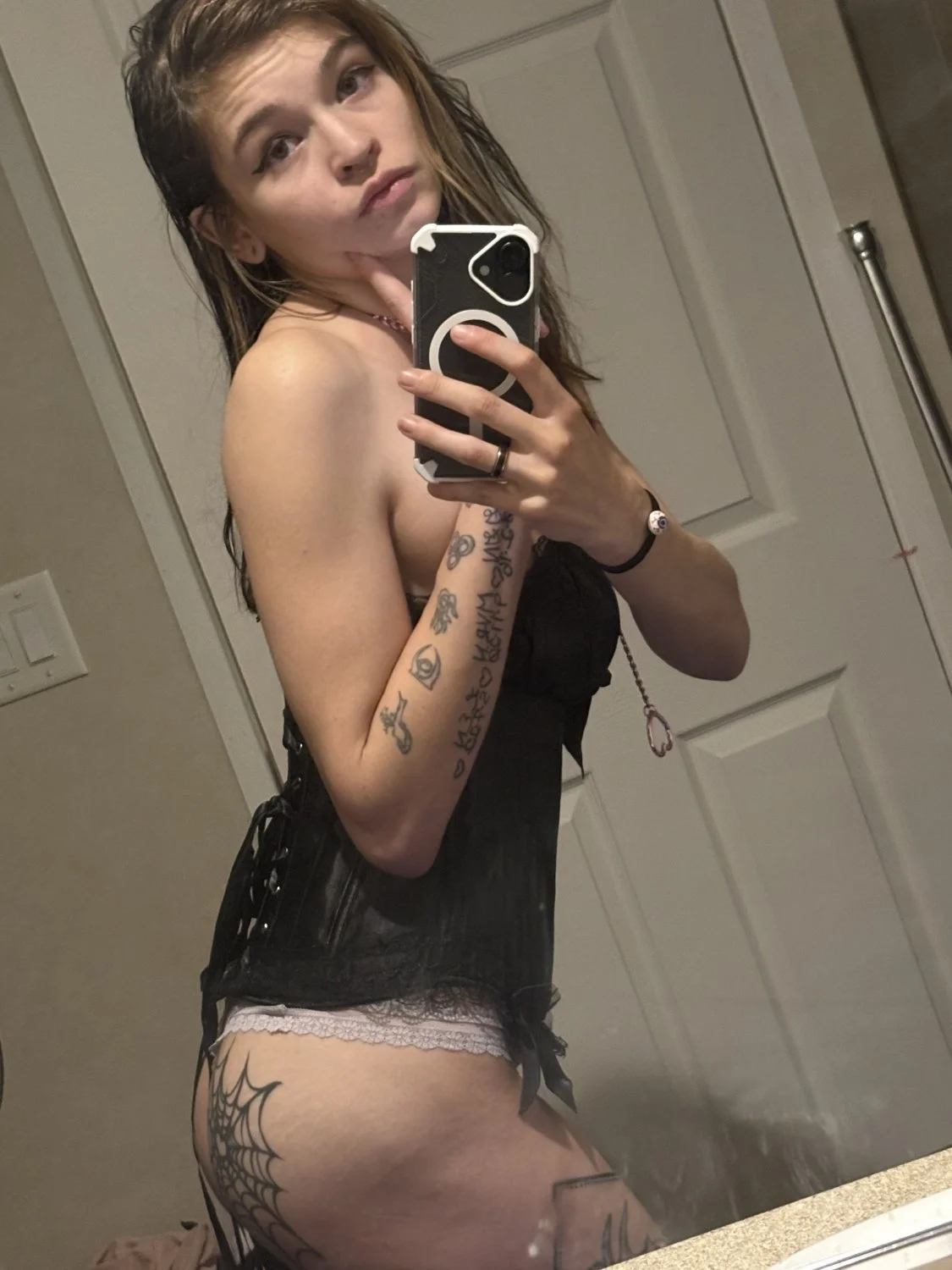 Would you fall for an alt girl? main image