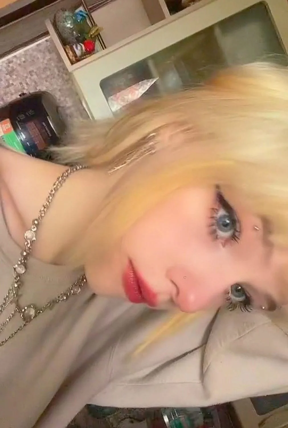 White girl main image