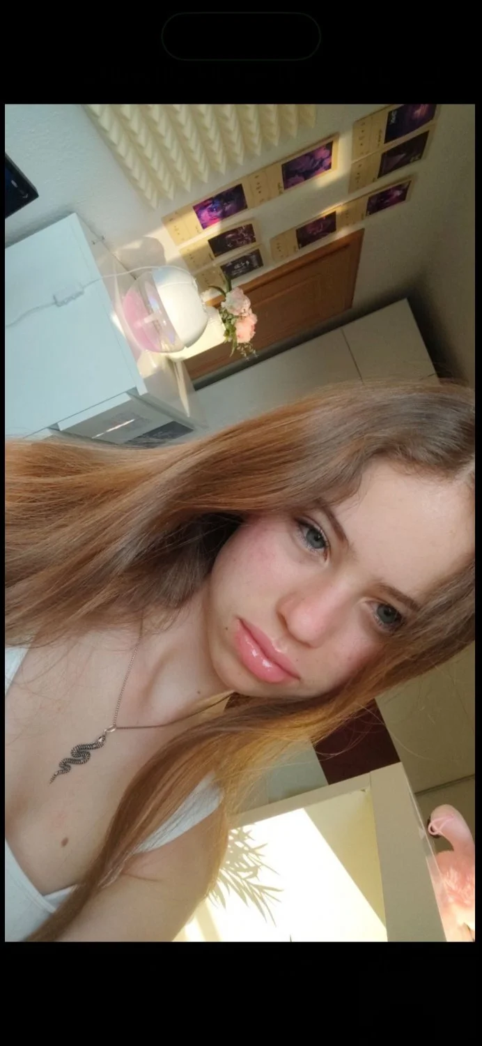 Isabella 18 image 3