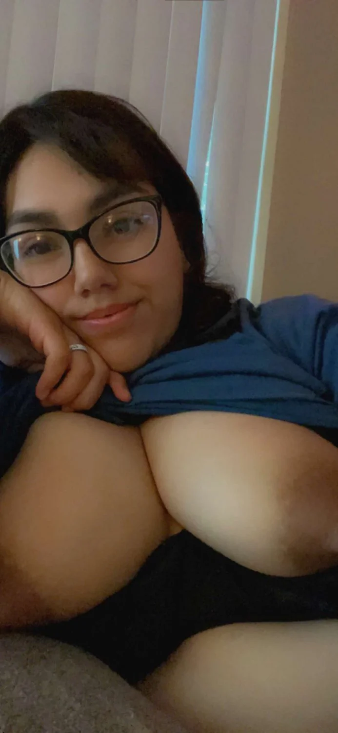 Amateur Latina Wife with big titties image 6