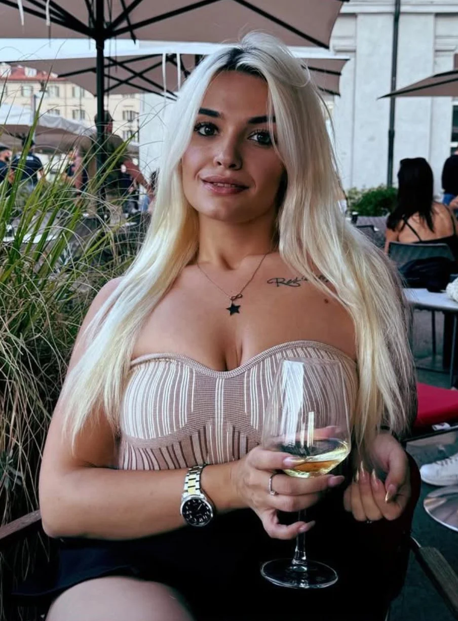 Emily Boseica hot italian football influencer image 17